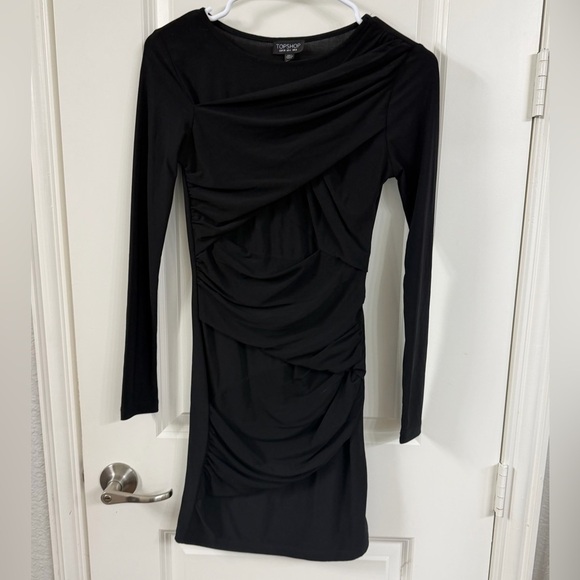Topshop Dresses & Skirts - Topshop Black Long Sleeve Ruched Dress